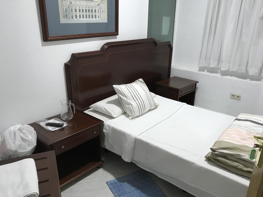 Hostal Lavapies Madrid Luaran gambar