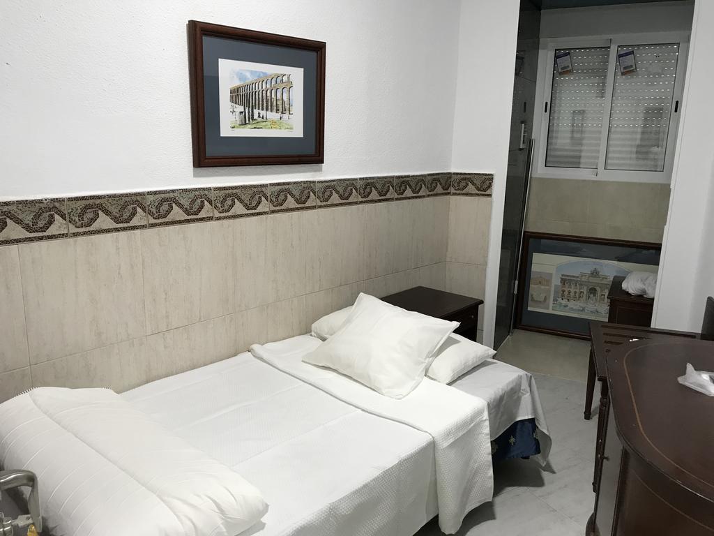 Hostal Lavapies Madrid Luaran gambar