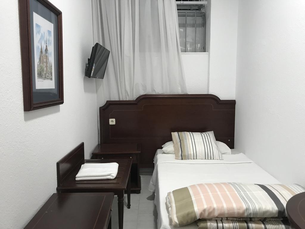 Hostal Lavapies Madrid Luaran gambar