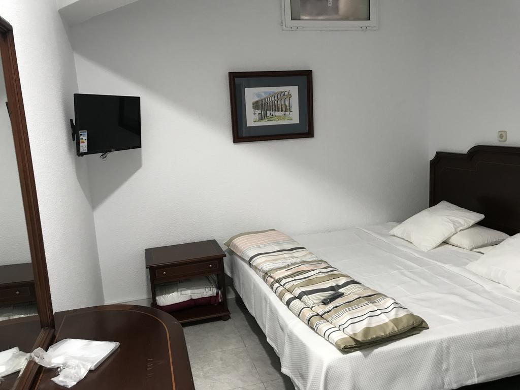 Hostal Lavapies Madrid Luaran gambar