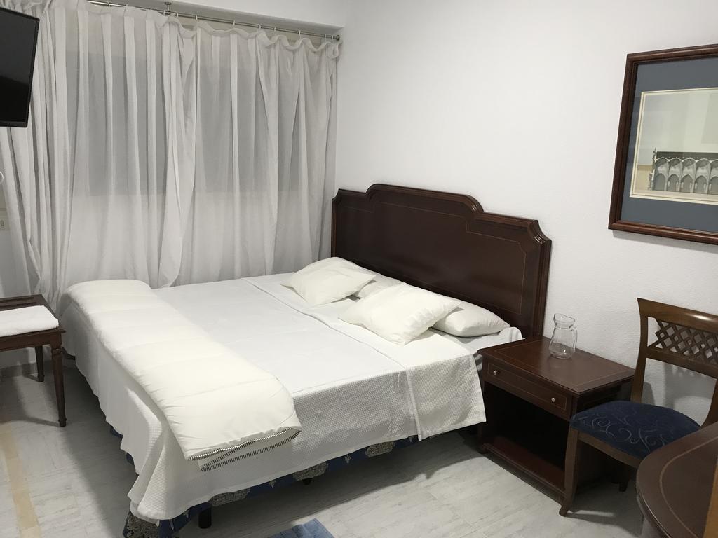 Hostal Lavapies Madrid Luaran gambar