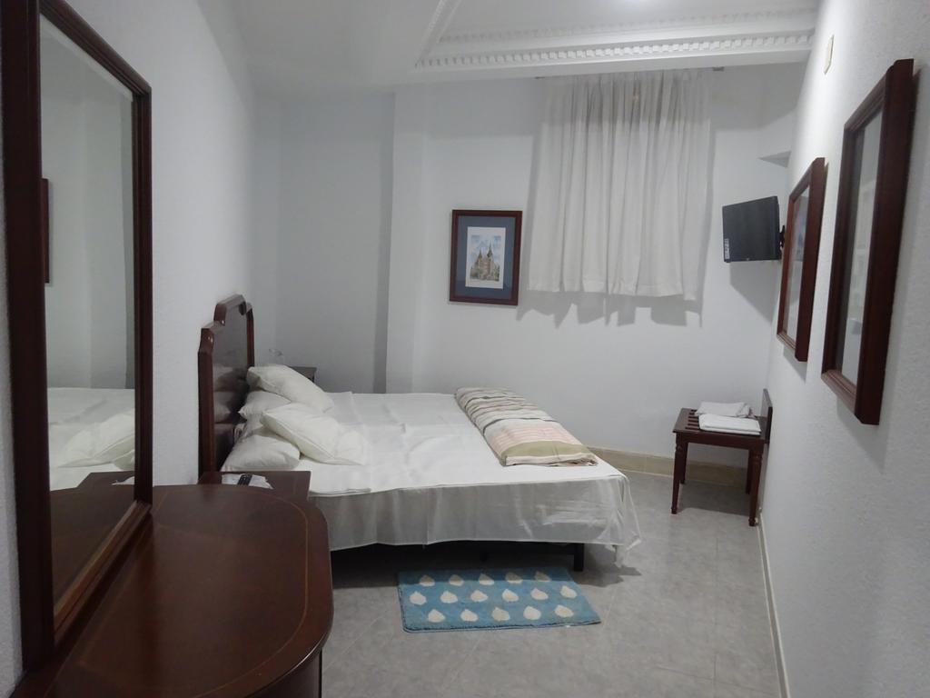 Hostal Lavapies Madrid Bilik gambar