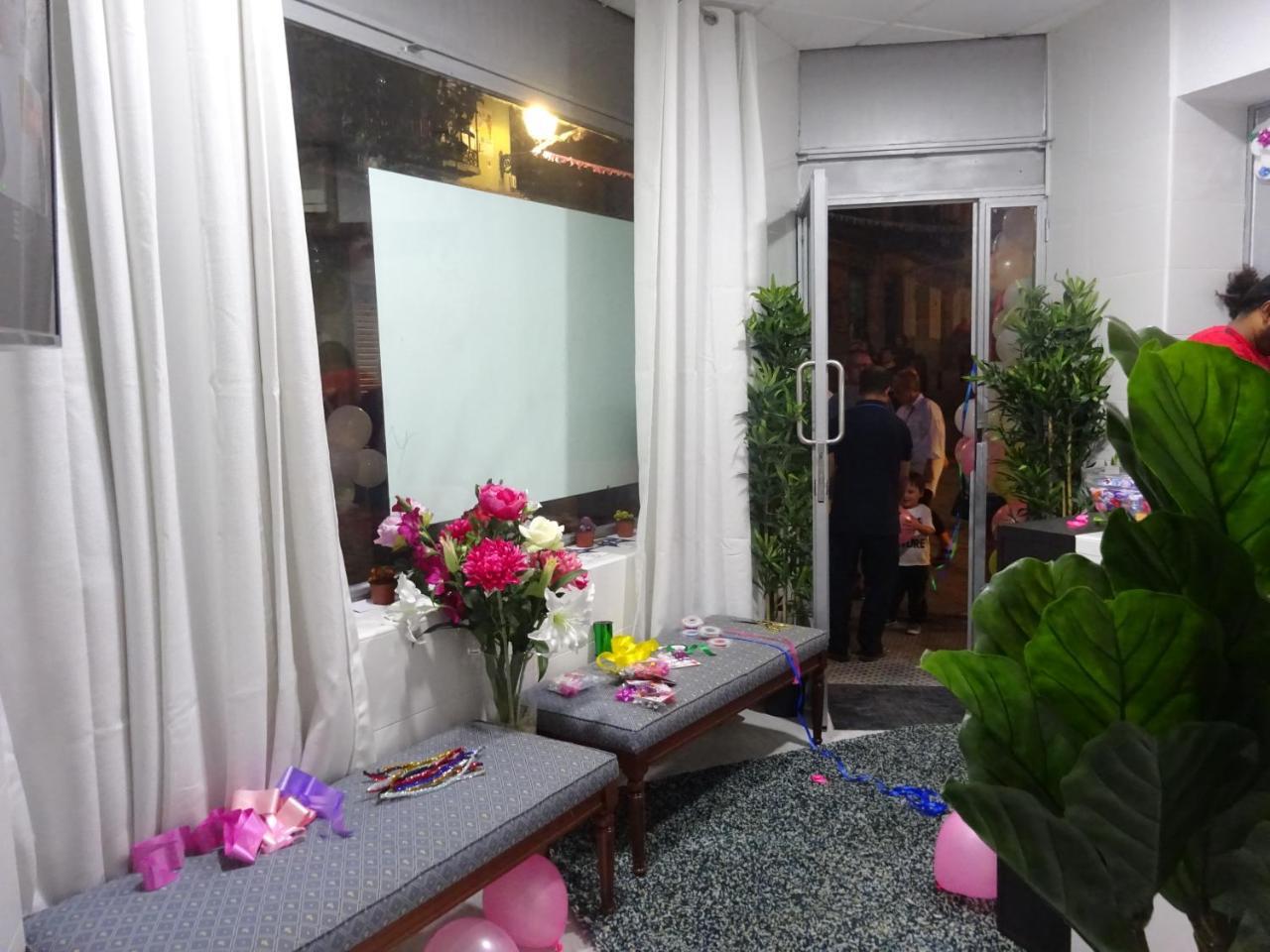 Hostal Lavapies Madrid Luaran gambar