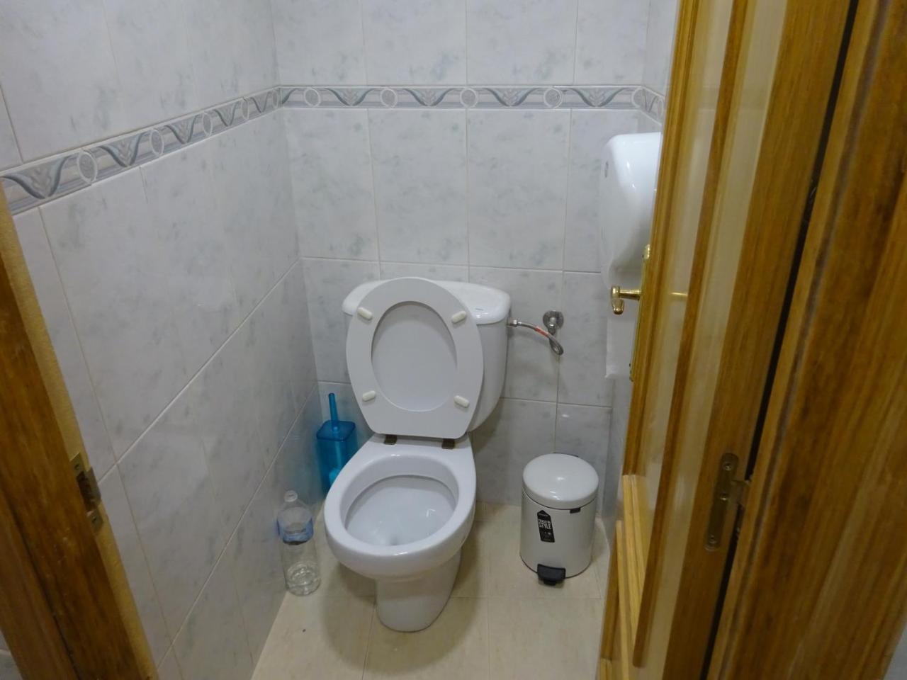 Hostal Lavapies Madrid Luaran gambar