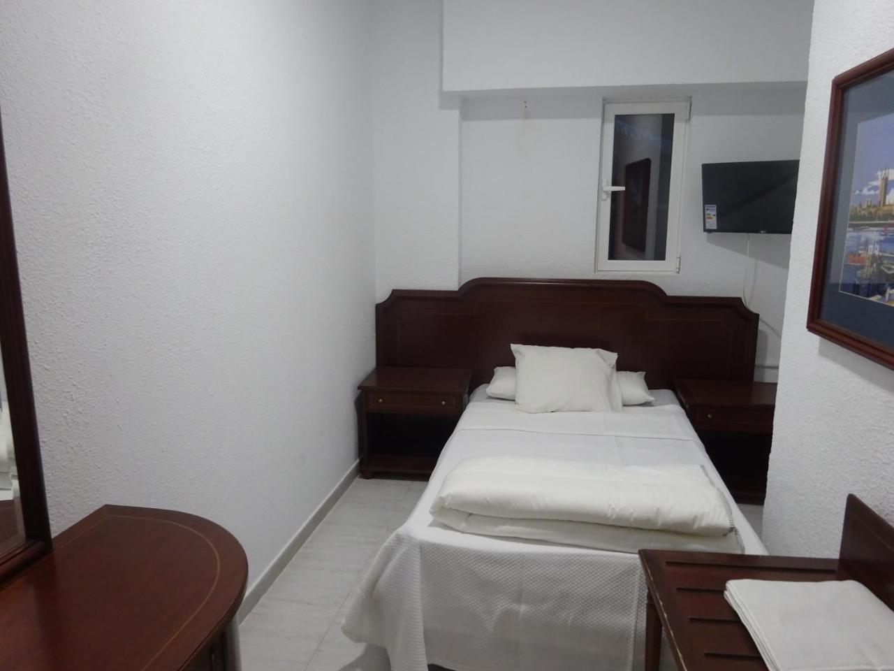 Hostal Lavapies Madrid Luaran gambar