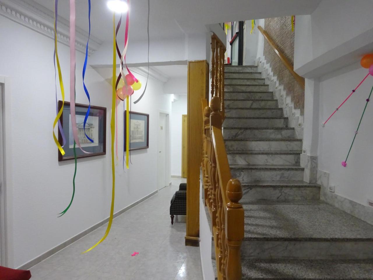 Hostal Lavapies Madrid Luaran gambar