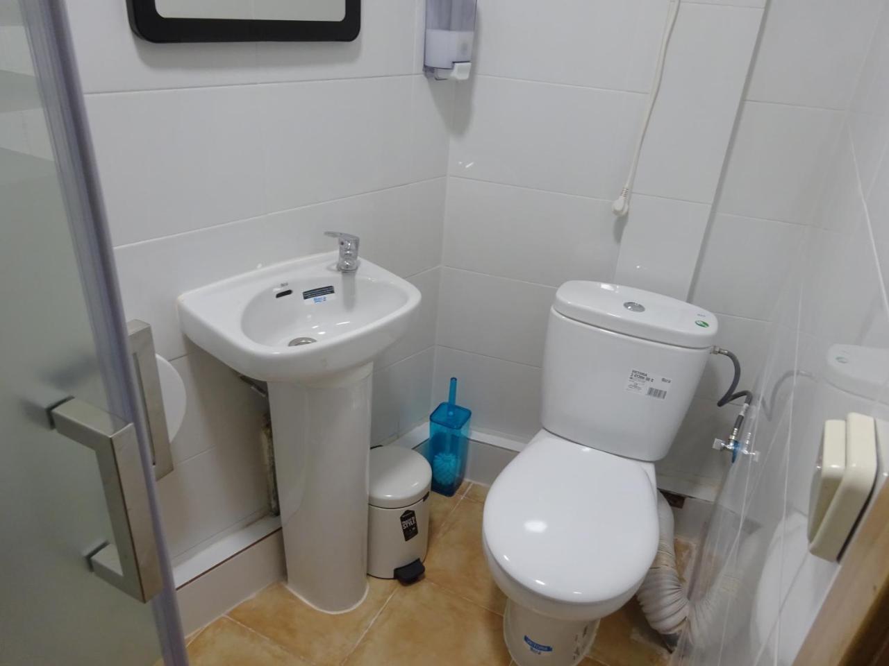 Hostal Lavapies Madrid Luaran gambar